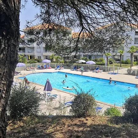 Les Pins - 3 Pieces - Vue Sur Piscine - 600m - D'olonne 莱萨布勒-多洛讷
