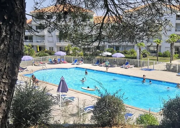 Les Pins - 3 Pieces - Vue Sur Piscine - 600m - D'olonne Les Sables-dʼOlonne